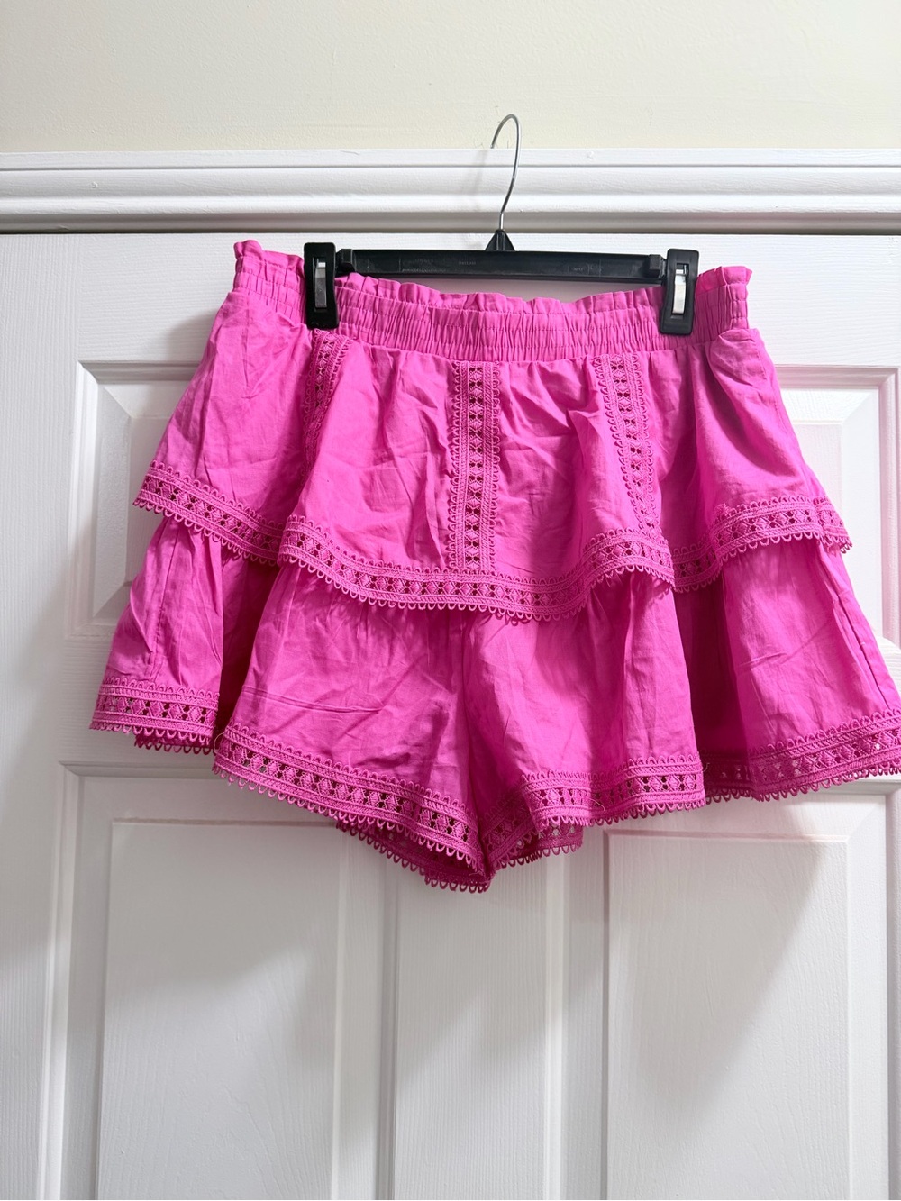 Francesca's Collections Hot Pink Tiered Lace-Trim Skort